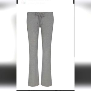 Skims ruched lounge pants in light grey small